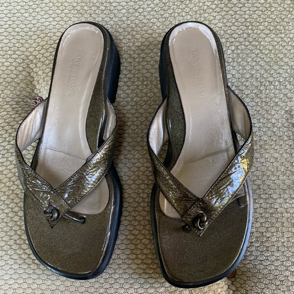 Taryn Rose women’s sandals flats size 8-1/2